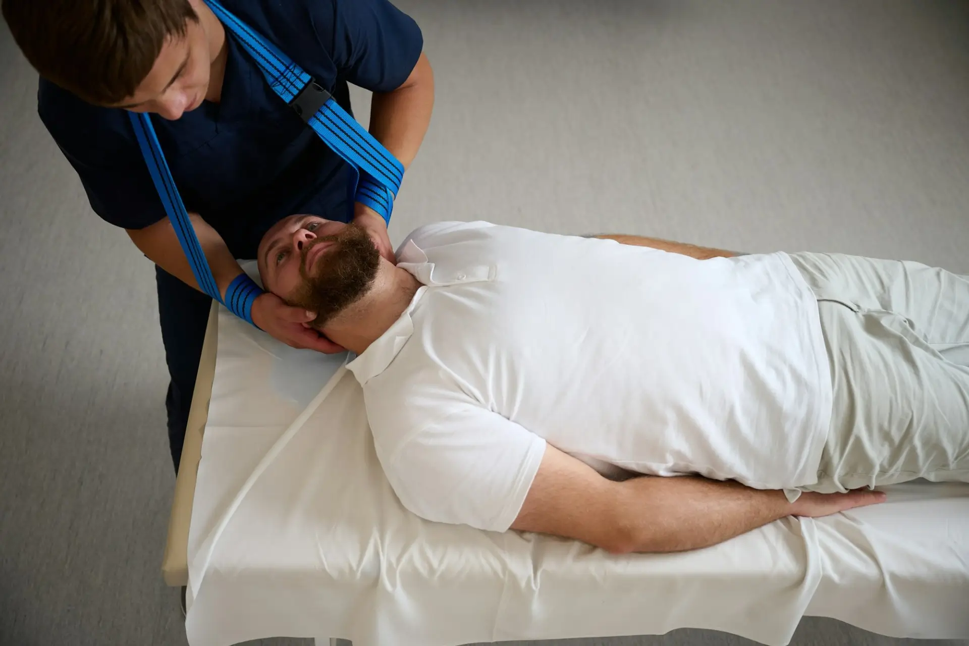 Chiropractor in Henderson and Las Vegas doing Chiropractic adjustment to help relieve neck pain and back pain by improving spinal alignment and reducing nerve pressure.